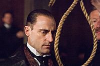 Sherlock Holmes [Blu-ray], 4