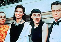 Ladies Room [Blu-ray], 5