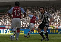 FIFA Football 05 [Sony PlayStation 2], 3