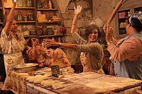 Wer weiss, wohin? [DVD], 6