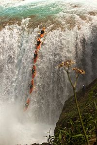 Chasing Niagara [Blu-ray], 8