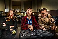 Outside the Box [DVD], 4