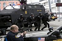 S.W.A.T. - Firefight [DVD], 6