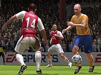 FIFA Football 2005 [Microsoft Xbox], 4