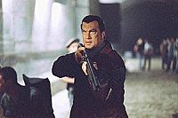 Submerged [Blu-ray], 9