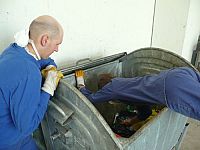 Taste the Waste [DVD], 3