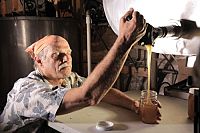 More than honey [DVD], 5