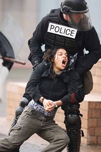 Battle in Seattle [Blu-ray], 4