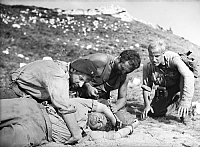 Fünf Patronenhülsen [DVD], 4