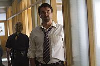 Faces in the Crowd [Blu-ray], 6