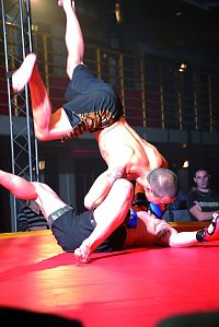 Blood Fighter - Hölle hinter Gittern [DVD], 4