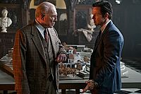 Alles Geld der Welt [DVD], 8