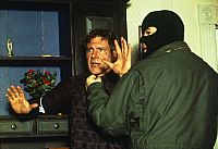 Vertrauter Feind [Blu-ray], 8