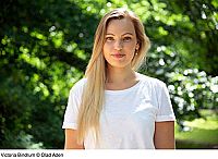 Glücklich ist, wer vergisst, dass hier alles kacke ist, 1