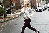 The girl on the train [DVD], 6