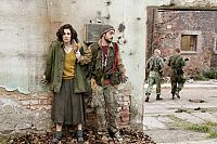 In the land of blood and honey [DVD], 7