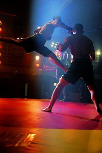 Blood Fighter - Hölle hinter Gittern [Blu-ray], 3