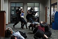 American Heist [DVD], 6