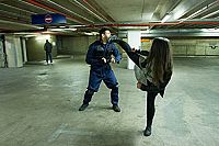 London Falling [Blu-ray 3D], 7