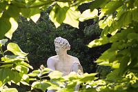 Dicht am Paradies, 3