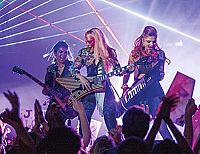 Jem and the Holograms [DVD], 7