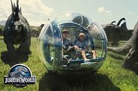 Jurassic World [Blu-ray], 7