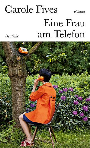 Eine Frau am Telefon