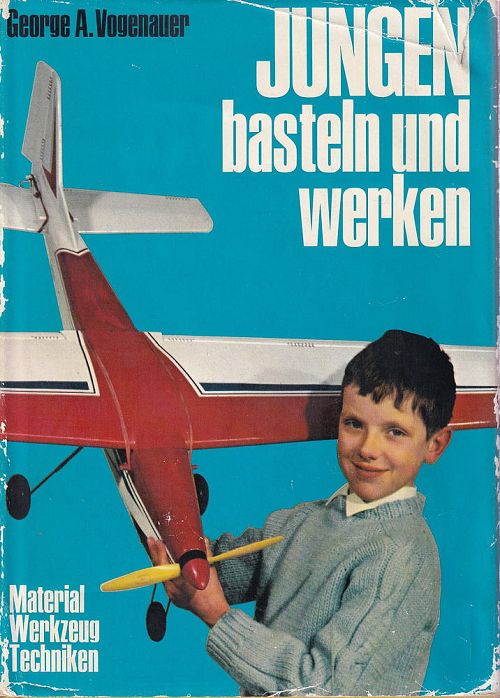 Jungen basteln und werken
