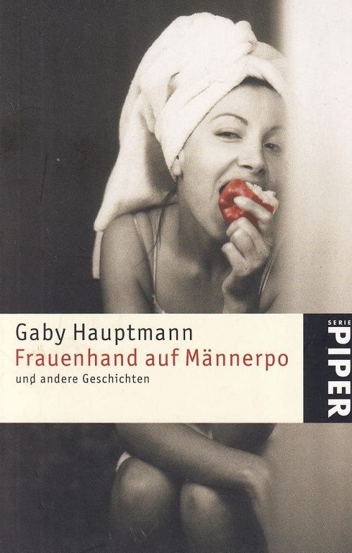 Frauenhand auf Männerpo